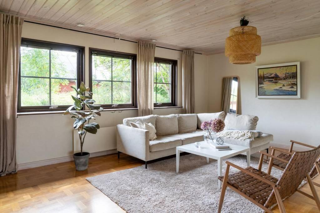 A Countryside Villa Close To Uppsala! Extérieur photo