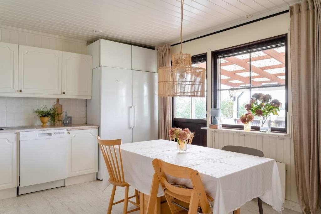 A Countryside Villa Close To Uppsala! Extérieur photo